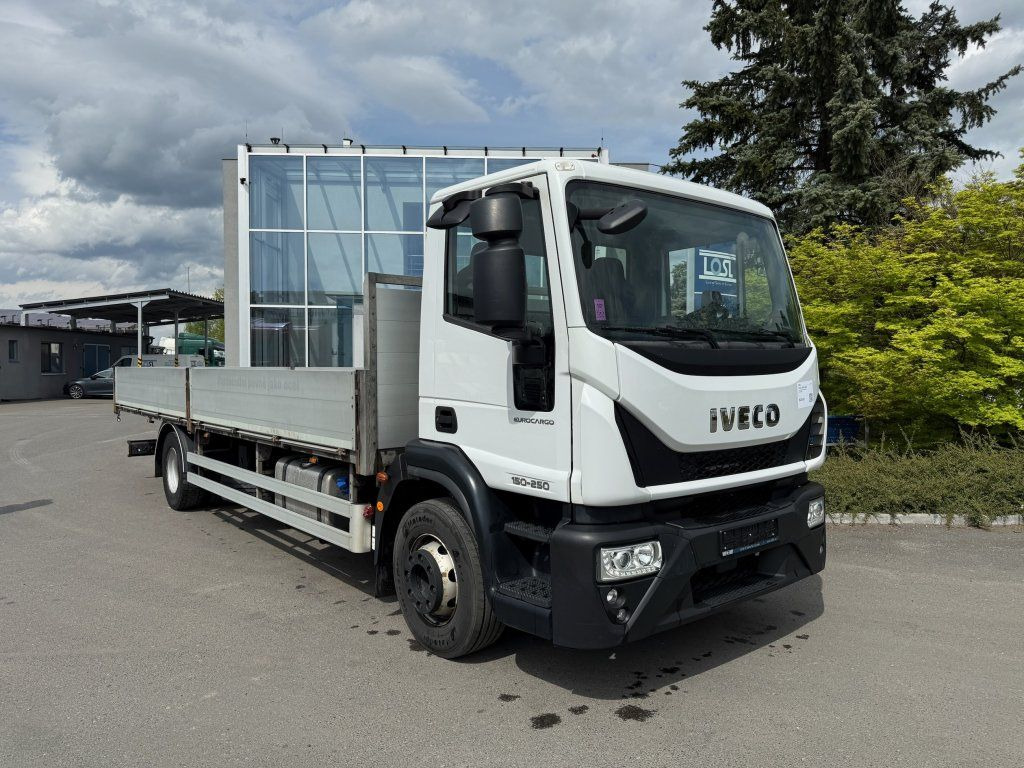 Iveco 150E25 EURO 6 - Lava-kuorma-auto: kuva Iveco 150E25 EURO 6 - Lava-kuorma-auto Iveco 150E25 EURO 6 - Lava-kuorma-auto: kuva Iveco 150E25 EURO 6 - Lava-kuorma-auto