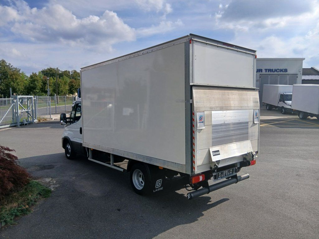 Iveco 35C16 Daily 3,0l - Jakeluauto: kuva  Iveco 35C16 Daily 3,0l - Jakeluauto Iveco 35C16 Daily 3,0l - Jakeluauto: kuva  Iveco 35C16 Daily 3,0l - Jakeluauto