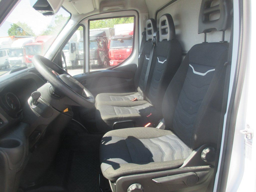 Pakettiauto Iveco 35S16 Daily EURO 6: kuva Pakettiauto Iveco 35S16 Daily EURO 6