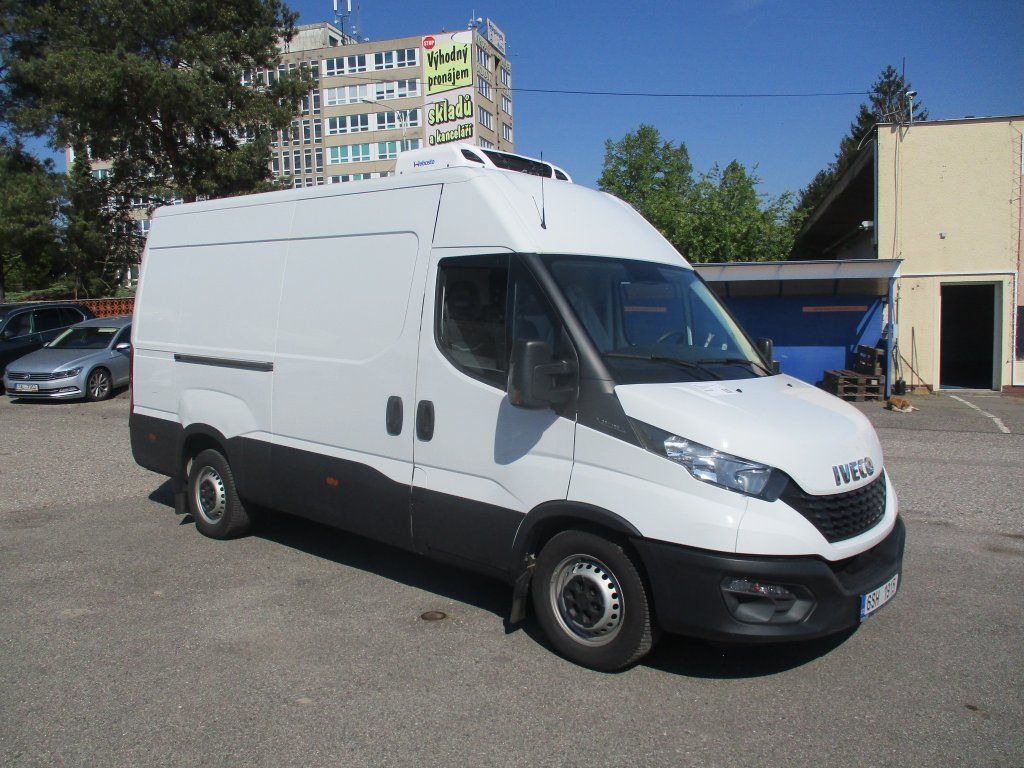 Iveco Daily 35S16 2.3L - Kylmäauto: kuva Iveco Daily 35S16 2.3L - Kylmäauto Iveco Daily 35S16 2.3L - Kylmäauto: kuva Iveco Daily 35S16 2.3L - Kylmäauto