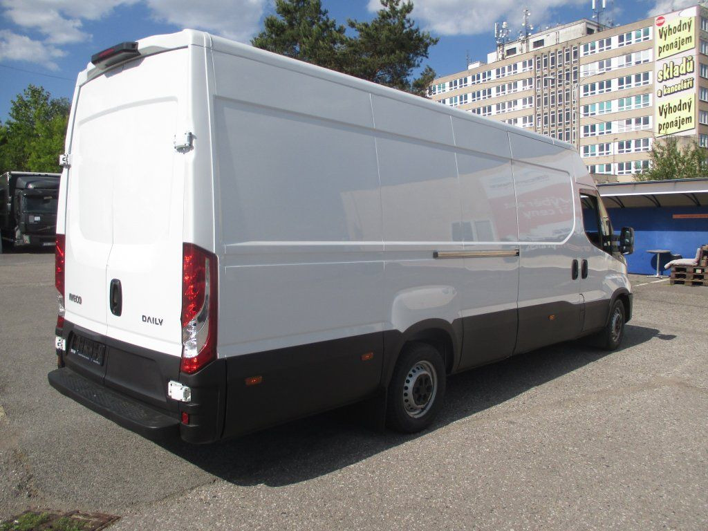 Iveco Daily 35S16 - Pakettiauto: kuva  Iveco Daily 35S16 - Pakettiauto Iveco Daily 35S16 - Pakettiauto: kuva  Iveco Daily 35S16 - Pakettiauto