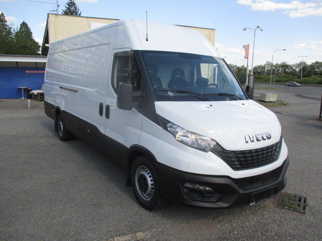 Iveco Daily 35S16 - Pakettiauto: kuva  Iveco Daily 35S16 - Pakettiauto Iveco Daily 35S16 - Pakettiauto: kuva  Iveco Daily 35S16 - Pakettiauto