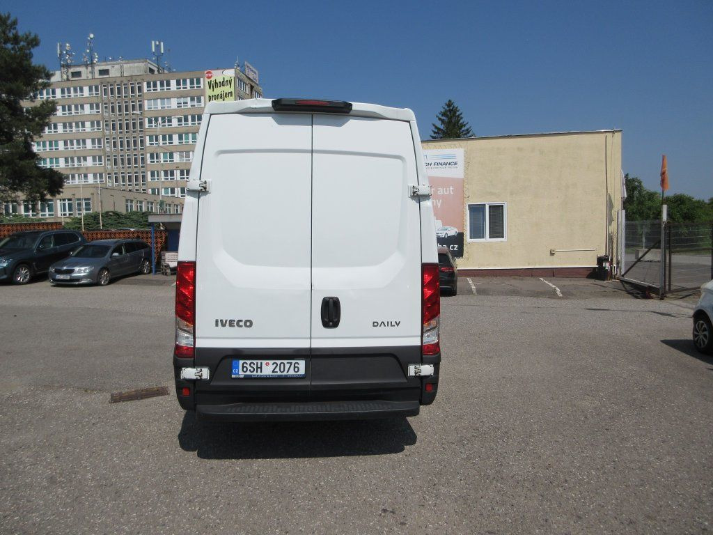Iveco Daily 35S16 - Pakettiauto: kuva  Iveco Daily 35S16 - Pakettiauto Iveco Daily 35S16 - Pakettiauto: kuva  Iveco Daily 35S16 - Pakettiauto