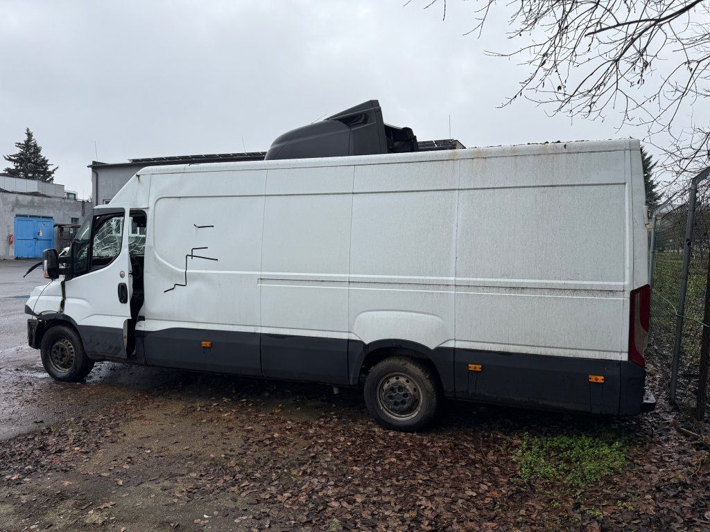 Iveco Daily 35S16 maxi Damaged - Pakettiauto: kuva Iveco Daily 35S16 maxi Damaged - Pakettiauto Iveco Daily 35S16 maxi Damaged - Pakettiauto: kuva Iveco Daily 35S16 maxi Damaged - Pakettiauto