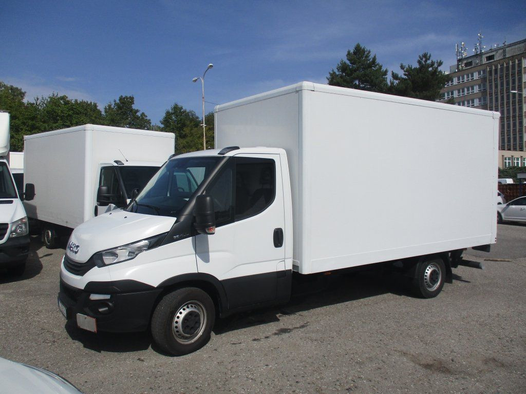 Iveco Daily 35S16 mit LBW - Jakeluauto: kuva Iveco Daily 35S16 mit LBW - Jakeluauto Iveco Daily 35S16 mit LBW - Jakeluauto: kuva Iveco Daily 35S16 mit LBW - Jakeluauto