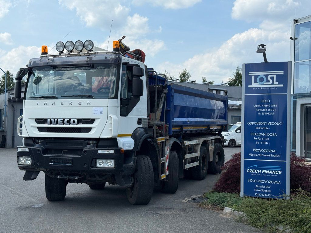 Iveco Trakker AD410 T45 8x8 + HMF 1643 Z2 - Kippiauto kuorma-auto: kuva Iveco Trakker AD410 T45 8x8 + HMF 1643 Z2 - Kippiauto kuorma-auto Iveco Trakker AD410 T45 8x8 + HMF 1643 Z2 - Kippiauto kuorma-auto: kuva Iveco Trakker AD410 T45 8x8 + HMF 1643 Z2 - Kippiauto kuorma-auto