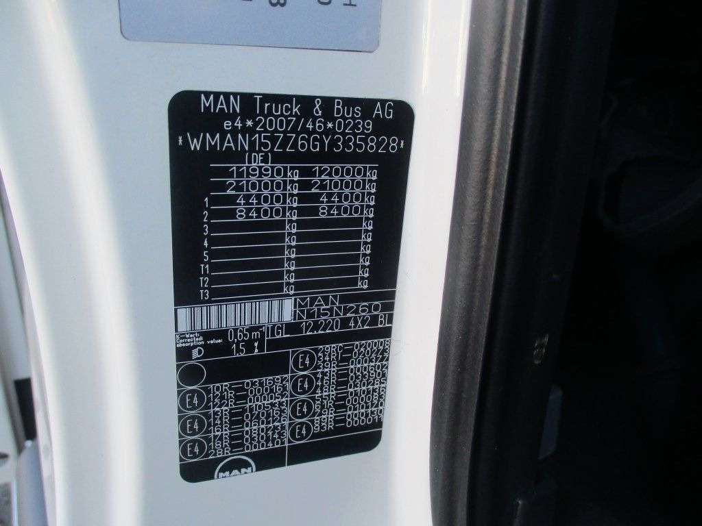 Pressukapelli kuorma-auto MAN TGL 12.220: kuva Pressukapelli kuorma-auto MAN TGL 12.220