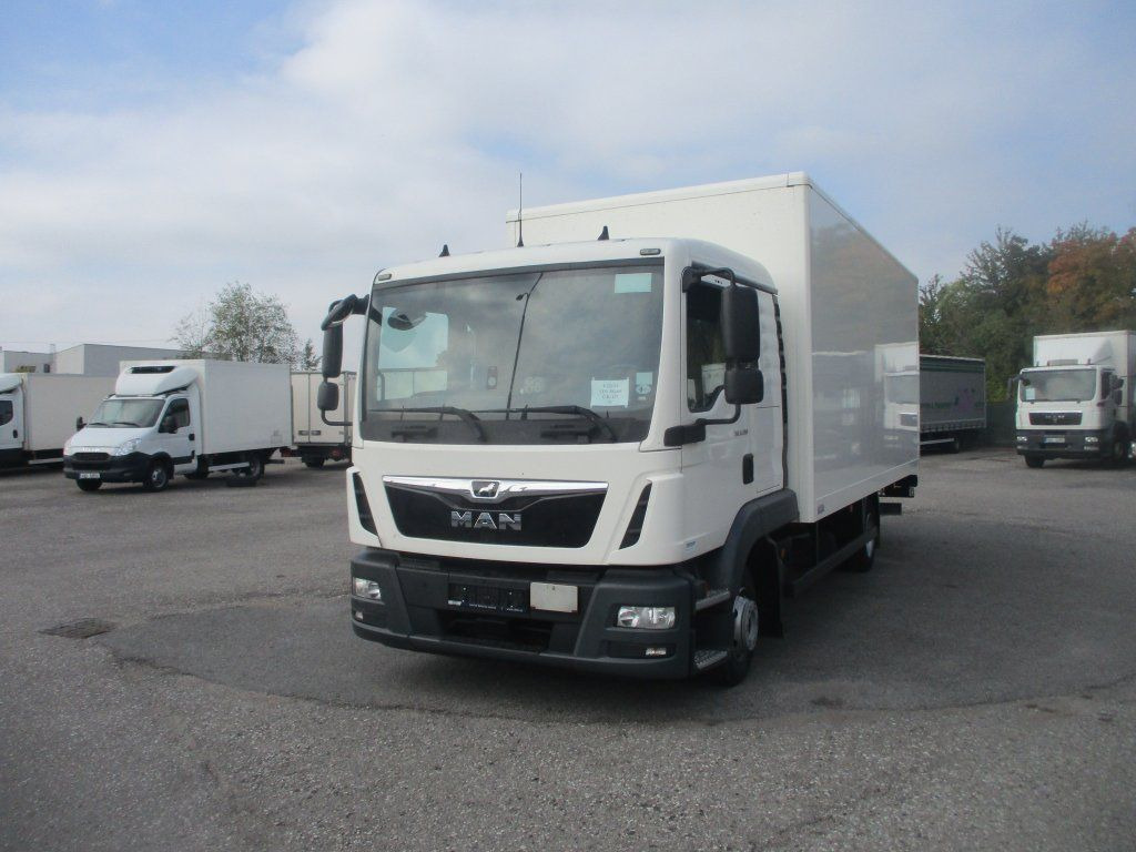 MAN TGL 8.190 - Jakeluauto: kuva MAN TGL 8.190 - Jakeluauto MAN TGL 8.190 - Jakeluauto: kuva MAN TGL 8.190 - Jakeluauto