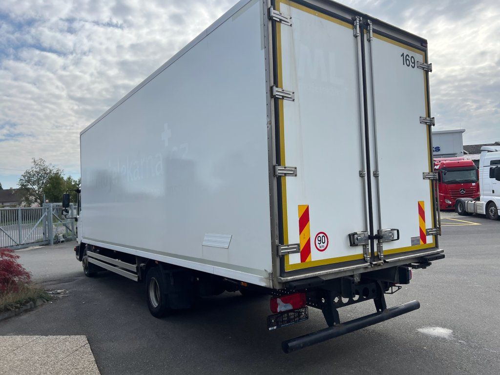 MAN TGL12.220 EURO 6 Carrier Xarios 600 - Refrigeraattori kuorma-auto: kuva MAN TGL12.220 EURO 6 Carrier Xarios 600 - Refrigeraattori kuorma-auto MAN TGL12.220 EURO 6 Carrier Xarios 600 - Refrigeraattori kuorma-auto: kuva MAN TGL12.220 EURO 6 Carrier Xarios 600 - Refrigeraattori kuorma-auto