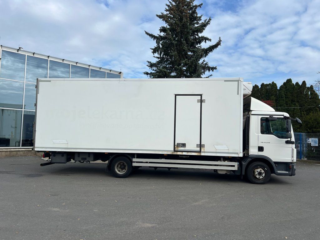 MAN TGL12.220 EURO 6 Carrier Xarios 600 - Refrigeraattori kuorma-auto: kuva MAN TGL12.220 EURO 6 Carrier Xarios 600 - Refrigeraattori kuorma-auto MAN TGL12.220 EURO 6 Carrier Xarios 600 - Refrigeraattori kuorma-auto: kuva MAN TGL12.220 EURO 6 Carrier Xarios 600 - Refrigeraattori kuorma-auto