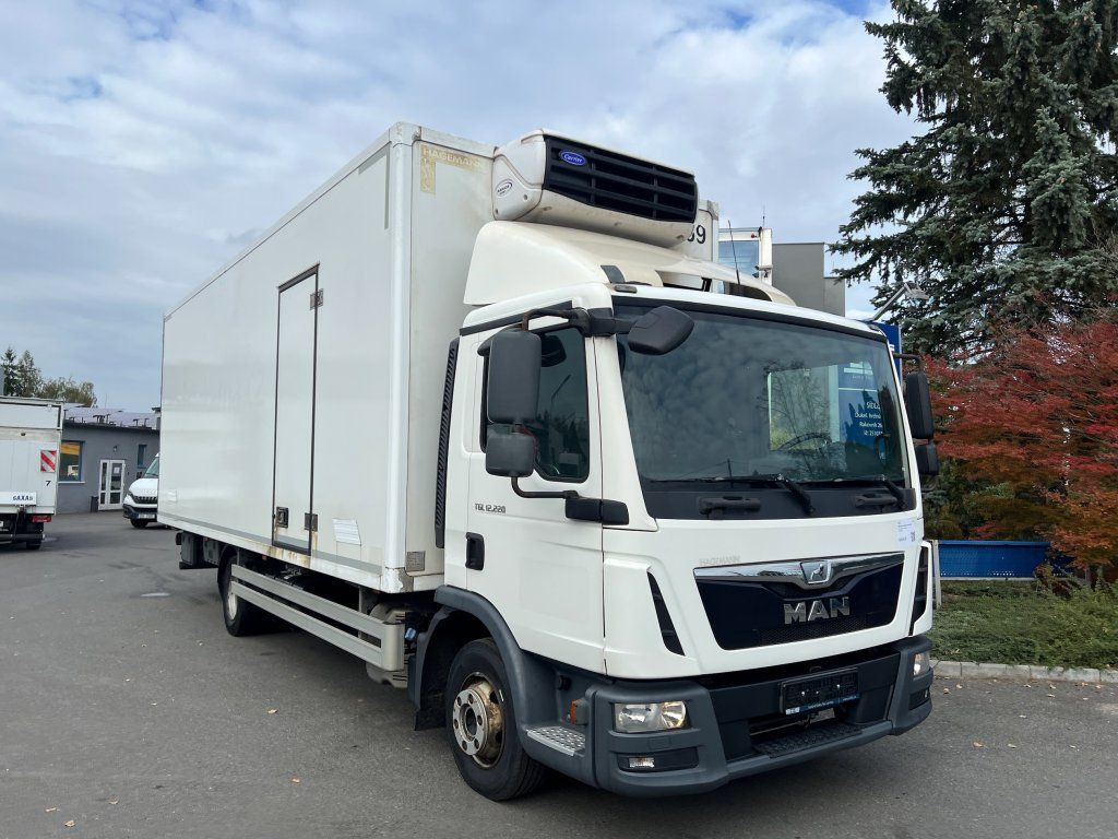 MAN TGL12.220 EURO 6 Carrier Xarios 600 - Refrigeraattori kuorma-auto: kuva MAN TGL12.220 EURO 6 Carrier Xarios 600 - Refrigeraattori kuorma-auto MAN TGL12.220 EURO 6 Carrier Xarios 600 - Refrigeraattori kuorma-auto: kuva MAN TGL12.220 EURO 6 Carrier Xarios 600 - Refrigeraattori kuorma-auto
