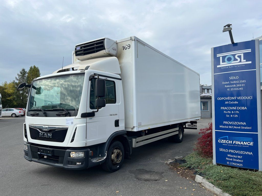 MAN TGL12.220 EURO 6 Carrier Xarios 600 - Refrigeraattori kuorma-auto: kuva MAN TGL12.220 EURO 6 Carrier Xarios 600 - Refrigeraattori kuorma-auto MAN TGL12.220 EURO 6 Carrier Xarios 600 - Refrigeraattori kuorma-auto: kuva MAN TGL12.220 EURO 6 Carrier Xarios 600 - Refrigeraattori kuorma-auto