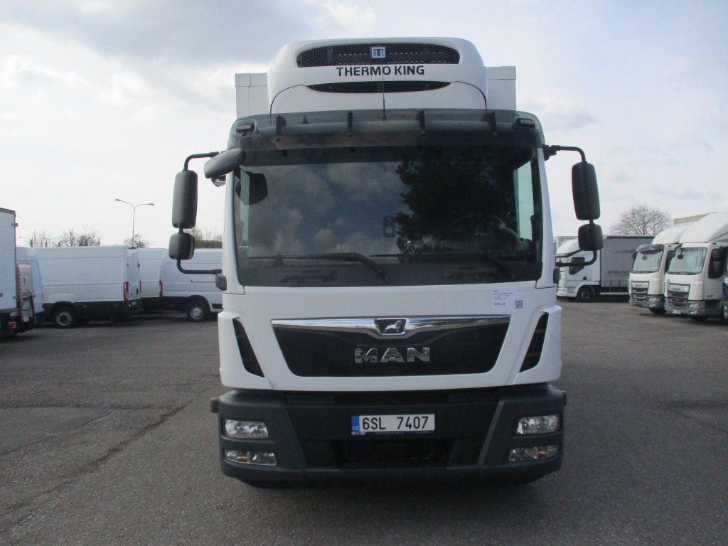 MAN TGM 12.250,Izotherm - Refrigeraattori kuorma-auto: kuva MAN TGM 12.250,Izotherm - Refrigeraattori kuorma-auto MAN TGM 12.250,Izotherm - Refrigeraattori kuorma-auto: kuva MAN TGM 12.250,Izotherm - Refrigeraattori kuorma-auto