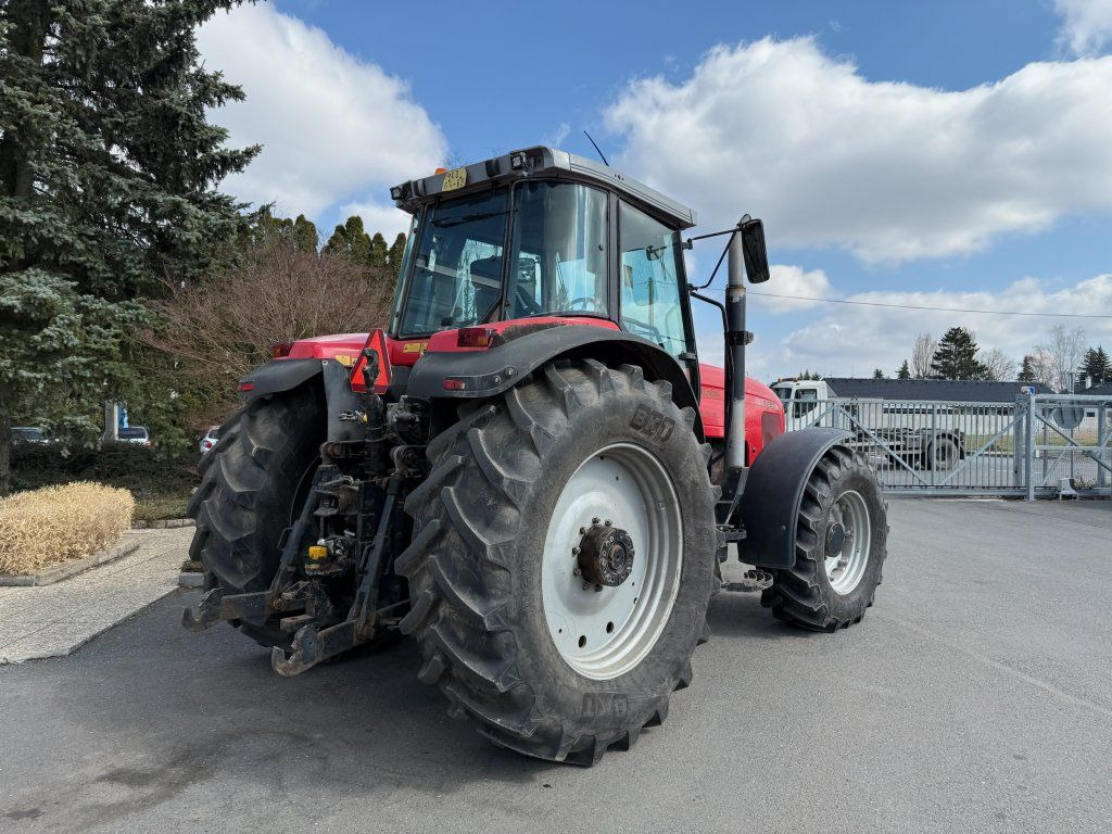 Massey Ferguson MF8260 - Traktori: kuva Massey Ferguson MF8260 - Traktori Massey Ferguson MF8260 - Traktori: kuva Massey Ferguson MF8260 - Traktori