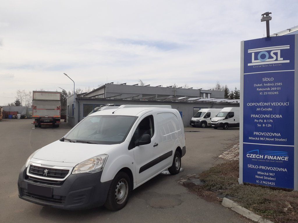 Peugeot PARTNER 1.6 HDi 90 - Pieni pakettiauto: kuva Peugeot PARTNER 1.6 HDi 90 - Pieni pakettiauto Peugeot PARTNER 1.6 HDi 90 - Pieni pakettiauto: kuva Peugeot PARTNER 1.6 HDi 90 - Pieni pakettiauto
