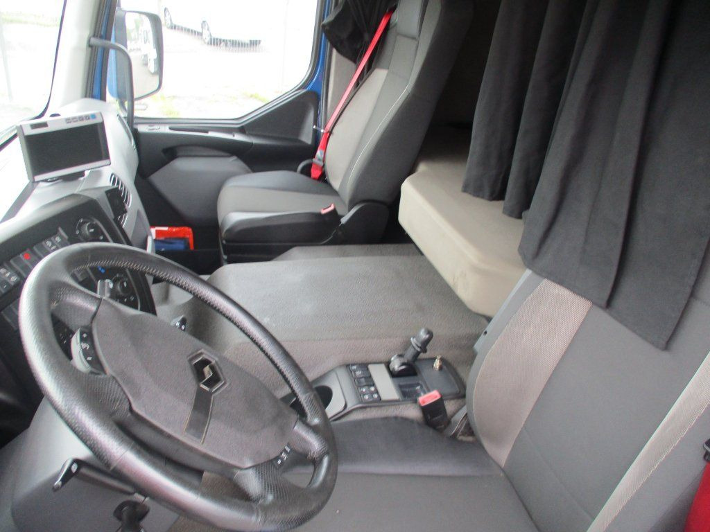 Renault D18, 320 - Umpikori kuorma-auto: kuva Renault D18, 320 - Umpikori kuorma-auto Renault D18, 320 - Umpikori kuorma-auto: kuva Renault D18, 320 - Umpikori kuorma-auto