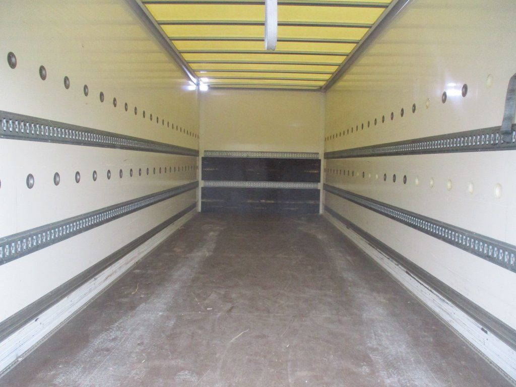 Renault D18, 320 - Umpikori kuorma-auto: kuva Renault D18, 320 - Umpikori kuorma-auto Renault D18, 320 - Umpikori kuorma-auto: kuva Renault D18, 320 - Umpikori kuorma-auto