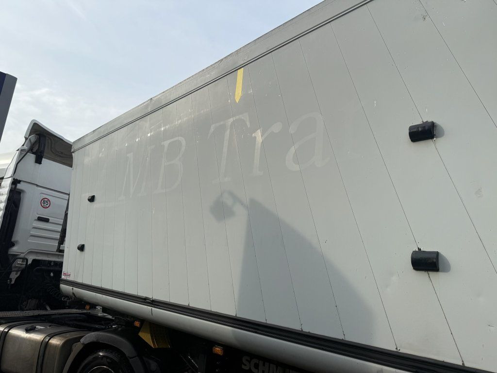 Schmitz Cargobull SKI 50m3 - Kippiauto puoliperävaunu: kuva Schmitz Cargobull SKI 50m3 - Kippiauto puoliperävaunu Schmitz Cargobull SKI 50m3 - Kippiauto puoliperävaunu: kuva Schmitz Cargobull SKI 50m3 - Kippiauto puoliperävaunu