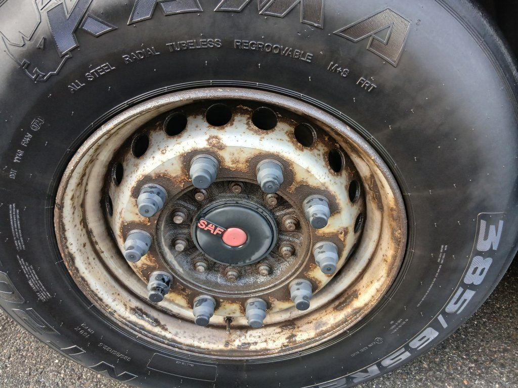 Schwarzmüller SPA 3/E - Pressukapellipuoliperävaunu: kuva Schwarzmüller SPA 3/E - Pressukapellipuoliperävaunu Schwarzmüller SPA 3/E - Pressukapellipuoliperävaunu: kuva Schwarzmüller SPA 3/E - Pressukapellipuoliperävaunu