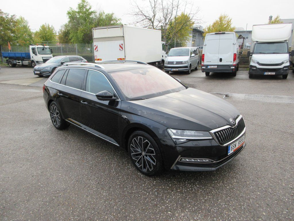 Skoda 2.0 Tdi L&K 4x4 - Farmari: kuva Skoda 2.0 Tdi L&K 4x4 - Farmari Skoda 2.0 Tdi L&K 4x4 - Farmari: kuva Skoda 2.0 Tdi L&K 4x4 - Farmari