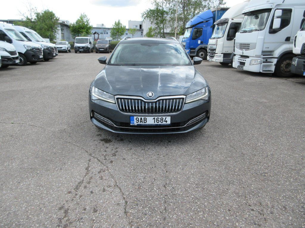 Skoda 2.0 Tdi Style - Farmari: kuva Skoda 2.0 Tdi Style - Farmari Skoda 2.0 Tdi Style - Farmari: kuva Skoda 2.0 Tdi Style - Farmari