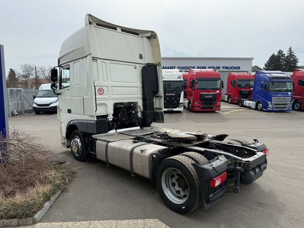 DAF XF460 EURO 6 MEGA/lowdeck - Vetopöytäauto: kuva  DAF XF460 EURO 6 MEGA/lowdeck - Vetopöytäauto DAF XF460 EURO 6 MEGA/lowdeck - Vetopöytäauto: kuva  DAF XF460 EURO 6 MEGA/lowdeck - Vetopöytäauto