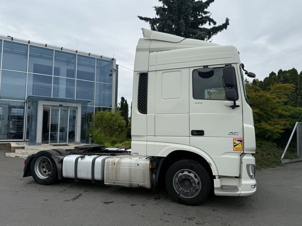 DAF XF460 EURO 6 MEGA/lowdeck - Vetopöytäauto: kuva DAF XF460 EURO 6 MEGA/lowdeck - Vetopöytäauto DAF XF460 EURO 6 MEGA/lowdeck - Vetopöytäauto: kuva DAF XF460 EURO 6 MEGA/lowdeck - Vetopöytäauto