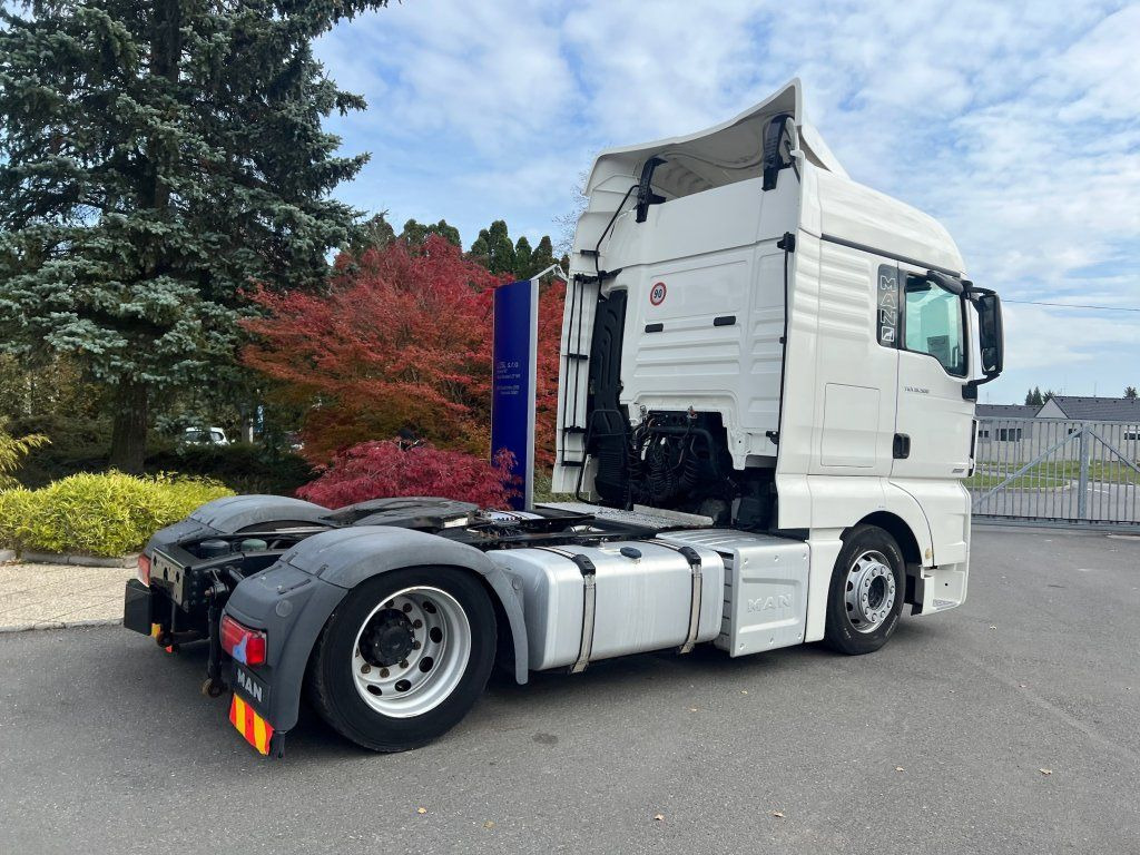 MAN TGX18.500 MEGA/lowdeck - Vetopöytäauto: kuva MAN TGX18.500 MEGA/lowdeck - Vetopöytäauto MAN TGX18.500 MEGA/lowdeck - Vetopöytäauto: kuva MAN TGX18.500 MEGA/lowdeck - Vetopöytäauto