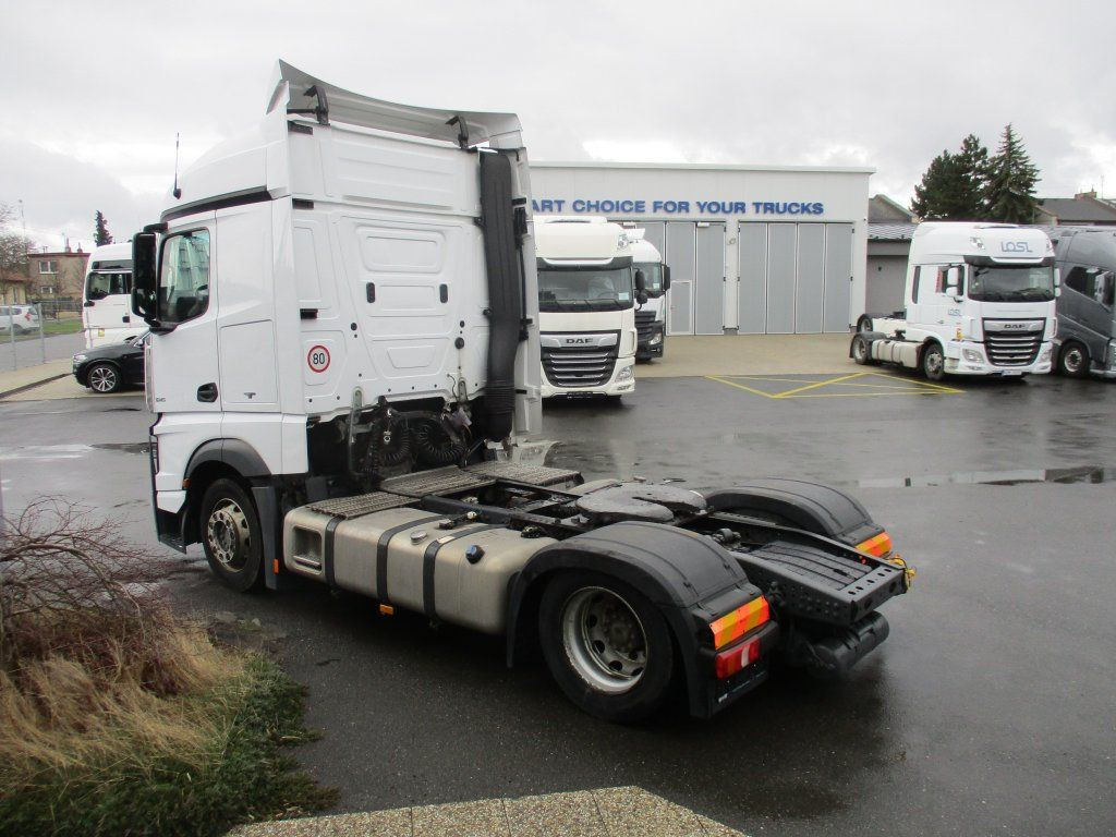 Mercedes-Benz 1845 Actros EURO 6 MEGA/lowdeck - Vetopöytäauto: kuva Mercedes-Benz 1845 Actros EURO 6 MEGA/lowdeck - Vetopöytäauto Mercedes-Benz 1845 Actros EURO 6 MEGA/lowdeck - Vetopöytäauto: kuva Mercedes-Benz 1845 Actros EURO 6 MEGA/lowdeck - Vetopöytäauto