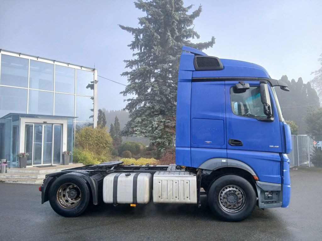 Mercedes-Benz 1845 Actros EURO 6 - Vetopöytäauto: kuva Mercedes-Benz 1845 Actros EURO 6 - Vetopöytäauto Mercedes-Benz 1845 Actros EURO 6 - Vetopöytäauto: kuva Mercedes-Benz 1845 Actros EURO 6 - Vetopöytäauto