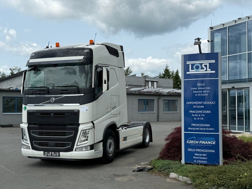 Volvo FH460 EURO 6 ADR - Vetopöytäauto: kuva  Volvo FH460 EURO 6 ADR - Vetopöytäauto Volvo FH460 EURO 6 ADR - Vetopöytäauto: kuva  Volvo FH460 EURO 6 ADR - Vetopöytäauto