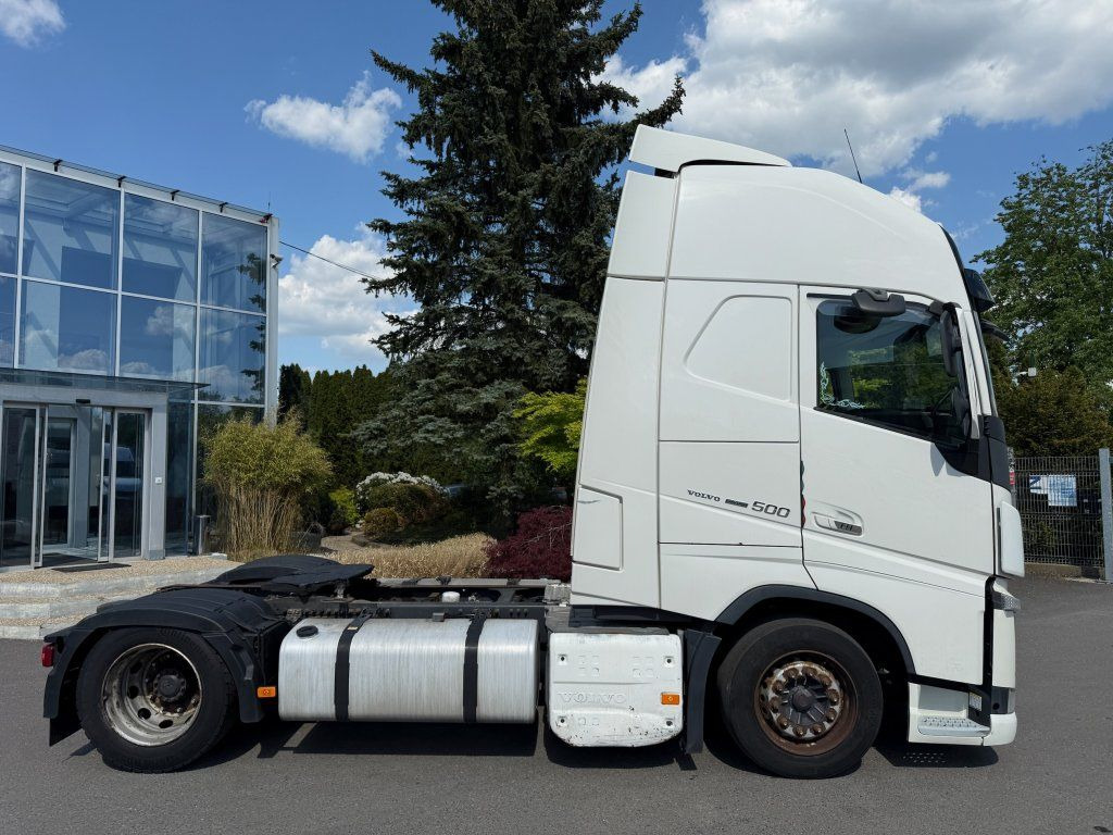 Volvo FH500 EURO 6 MEGA/lowdeck - Vetopöytäauto: kuva Volvo FH500 EURO 6 MEGA/lowdeck - Vetopöytäauto Volvo FH500 EURO 6 MEGA/lowdeck - Vetopöytäauto: kuva Volvo FH500 EURO 6 MEGA/lowdeck - Vetopöytäauto