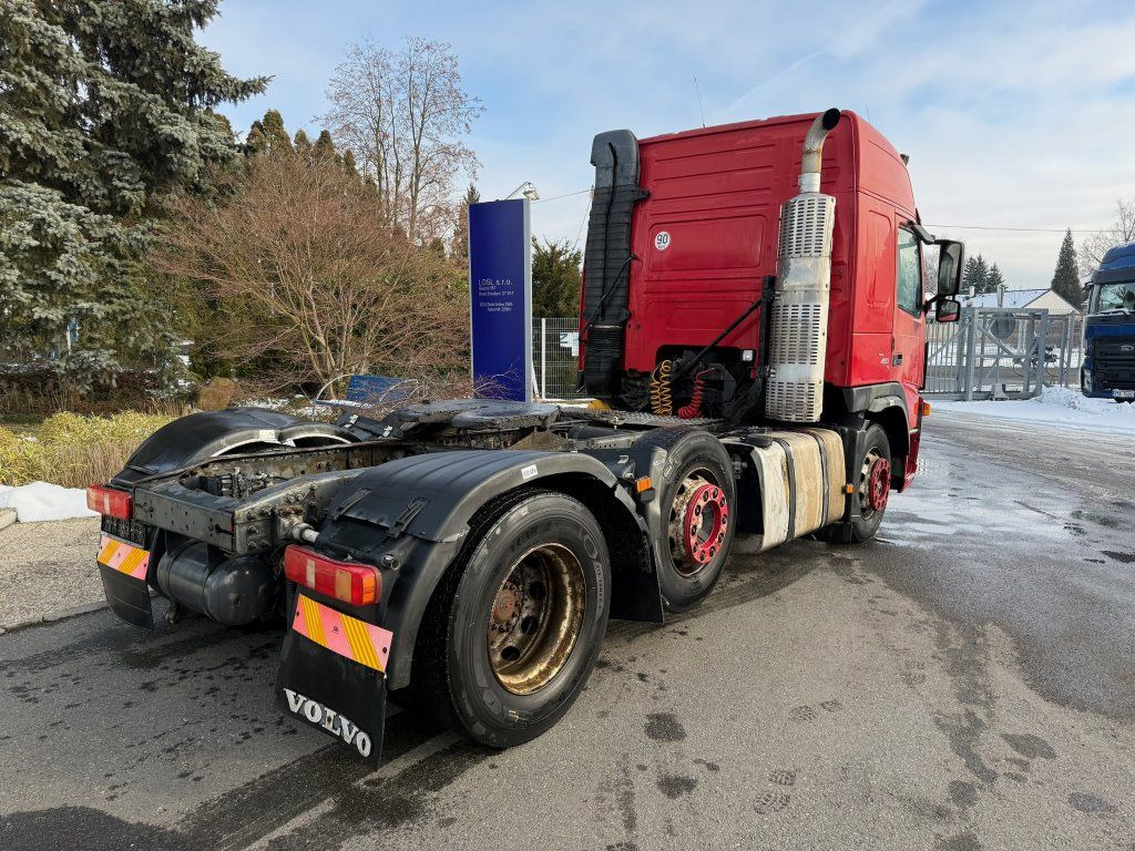 Volvo FM12.460 6x2 EURO 3 - Vetopöytäauto: kuva Volvo FM12.460 6x2 EURO 3 - Vetopöytäauto Volvo FM12.460 6x2 EURO 3 - Vetopöytäauto: kuva Volvo FM12.460 6x2 EURO 3 - Vetopöytäauto