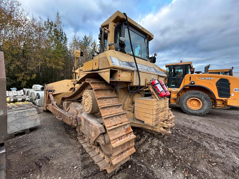 Caterpillar D8N - Puskutraktori: kuva Caterpillar D8N - Puskutraktori Caterpillar D8N - Puskutraktori: kuva Caterpillar D8N - Puskutraktori