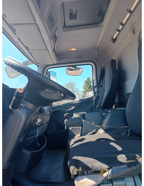 Umpikori kuorma-auto Mercedes-Benz Atego 1222: kuva Umpikori kuorma-auto Mercedes-Benz Atego 1222