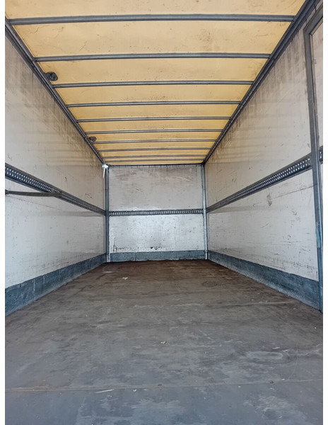 Umpikori kuorma-auto Mercedes-Benz Atego 1222: kuva Umpikori kuorma-auto Mercedes-Benz Atego 1222