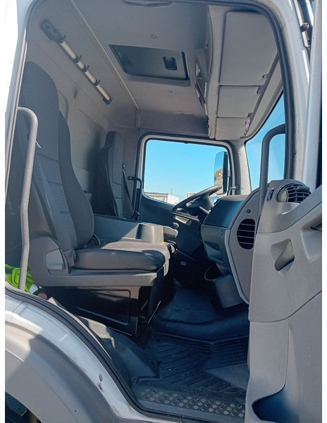 Umpikori kuorma-auto Mercedes-Benz Atego 1222: kuva Umpikori kuorma-auto Mercedes-Benz Atego 1222