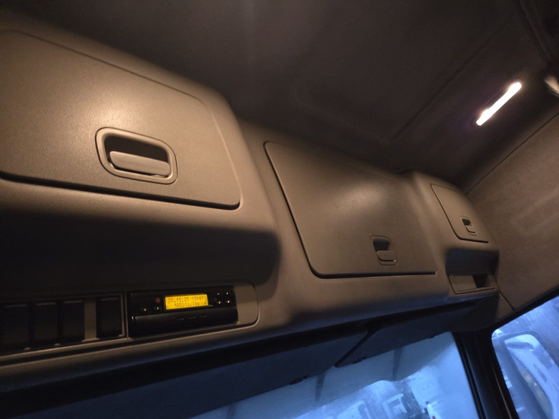 Volvo FH12 460 - Voith - Vetopöytäauto: kuva Volvo FH12 460 - Voith - Vetopöytäauto Volvo FH12 460 - Voith - Vetopöytäauto: kuva Volvo FH12 460 - Voith - Vetopöytäauto