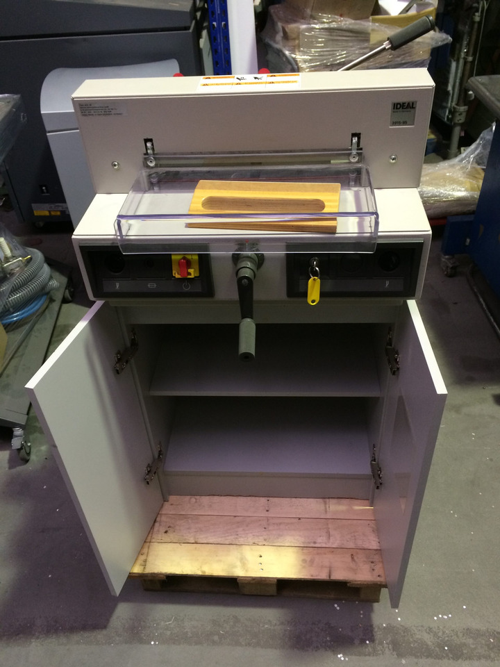 Stack cutter Ideal 3915-95 - Condition like new - Paperileikkuri: kuva Stack cutter Ideal 3915-95 - Condition like new - Paperileikkuri Stack cutter Ideal 3915-95 - Condition like new - Paperileikkuri: kuva Stack cutter Ideal 3915-95 - Condition like new - Paperileikkuri