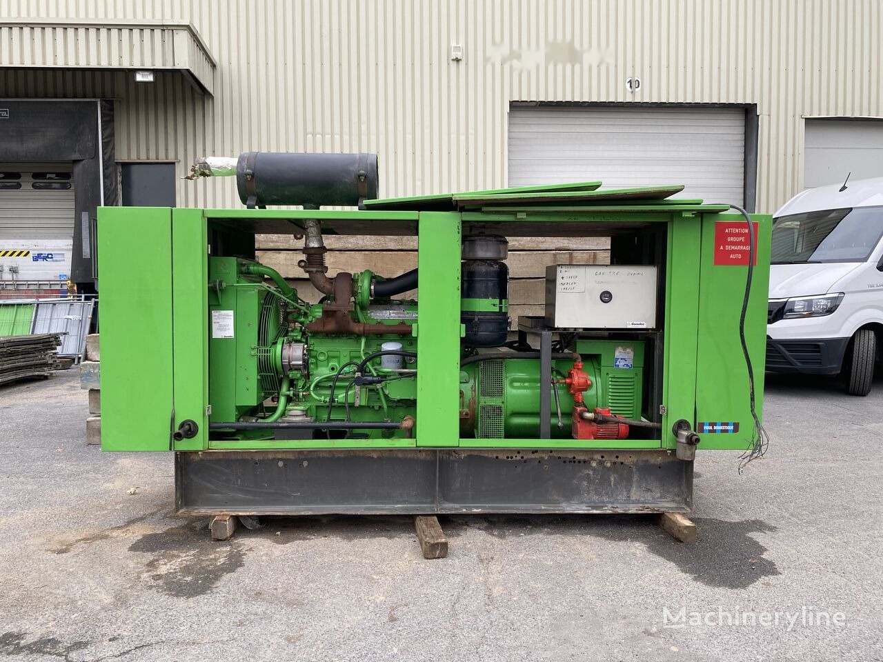 IVECO 100 kVa 8061 - Sähkögeneraattori: kuva IVECO 100 kVa 8061 - Sähkögeneraattori IVECO 100 kVa 8061 - Sähkögeneraattori: kuva IVECO 100 kVa 8061 - Sähkögeneraattori