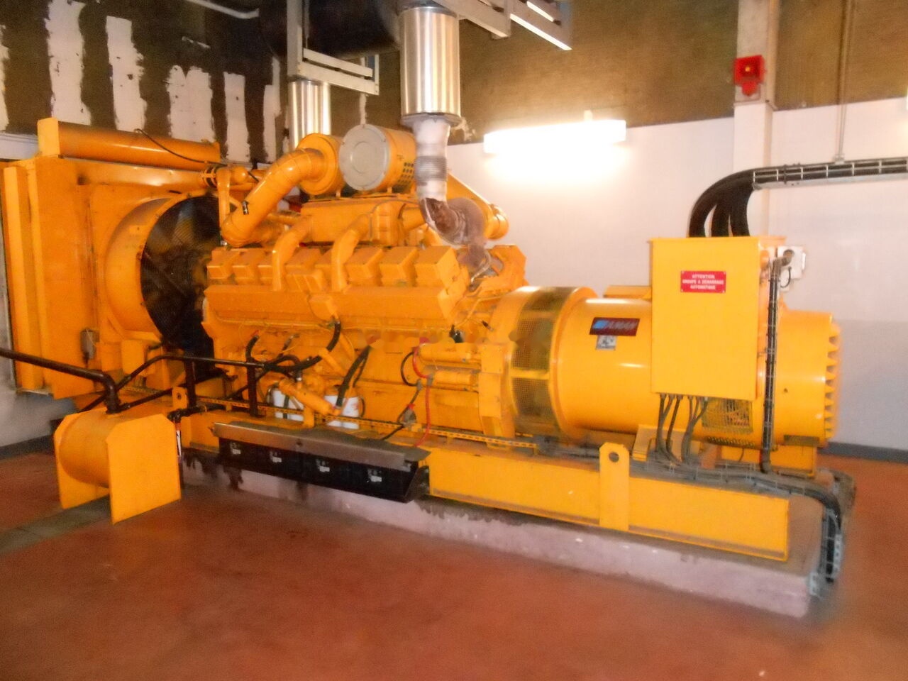 SDMO Cummins 1000 kVa KTA50-G1 - Sähkögeneraattori: kuva SDMO Cummins 1000 kVa KTA50-G1 - Sähkögeneraattori SDMO Cummins 1000 kVa KTA50-G1 - Sähkögeneraattori: kuva SDMO Cummins 1000 kVa KTA50-G1 - Sähkögeneraattori