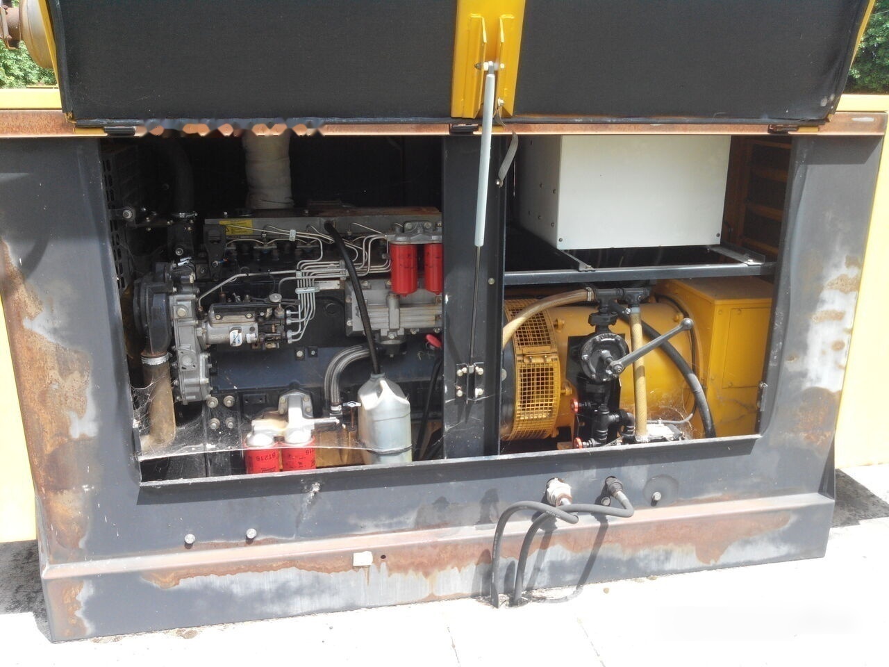 SDMO DAP 110 kVa - Sähkögeneraattori: kuva SDMO DAP 110 kVa - Sähkögeneraattori SDMO DAP 110 kVa - Sähkögeneraattori: kuva SDMO DAP 110 kVa - Sähkögeneraattori