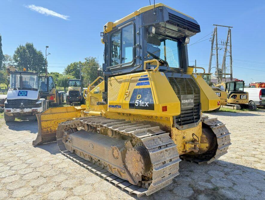 Komatsu D51EX-22 - Puskutraktori: kuva Komatsu D51EX-22 - Puskutraktori Komatsu D51EX-22 - Puskutraktori: kuva Komatsu D51EX-22 - Puskutraktori