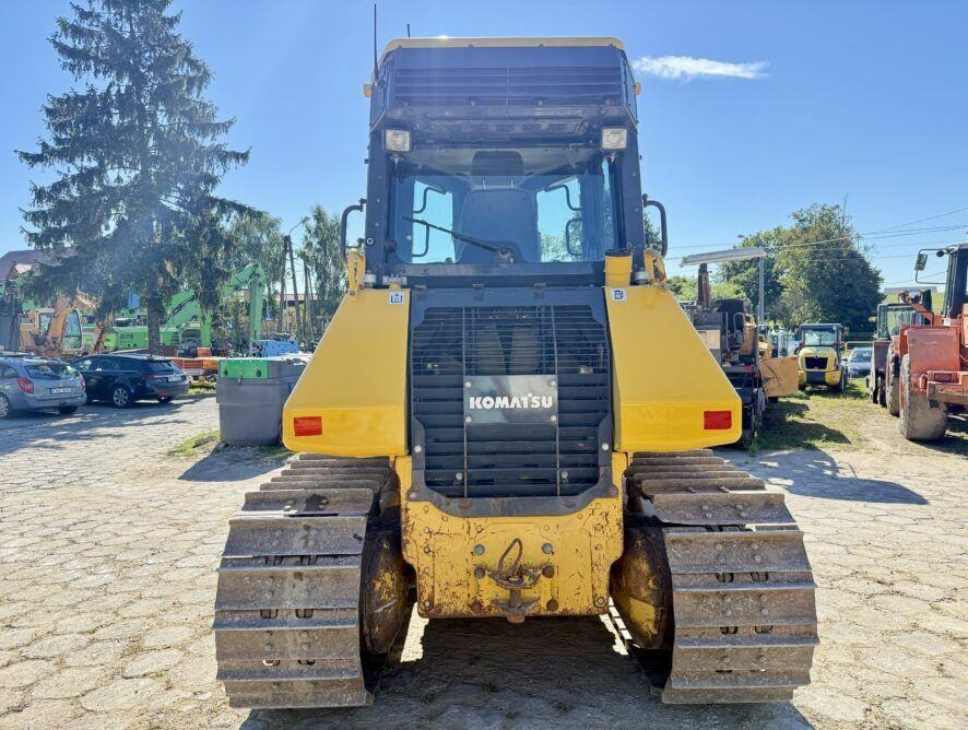Komatsu D51EX-22 - Puskutraktori: kuva Komatsu D51EX-22 - Puskutraktori Komatsu D51EX-22 - Puskutraktori: kuva Komatsu D51EX-22 - Puskutraktori
