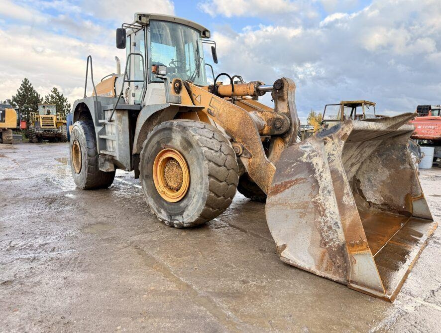 Liebherr L564 - Pyöräkuormaaja: kuva Liebherr L564 - Pyöräkuormaaja Liebherr L564 - Pyöräkuormaaja: kuva Liebherr L564 - Pyöräkuormaaja