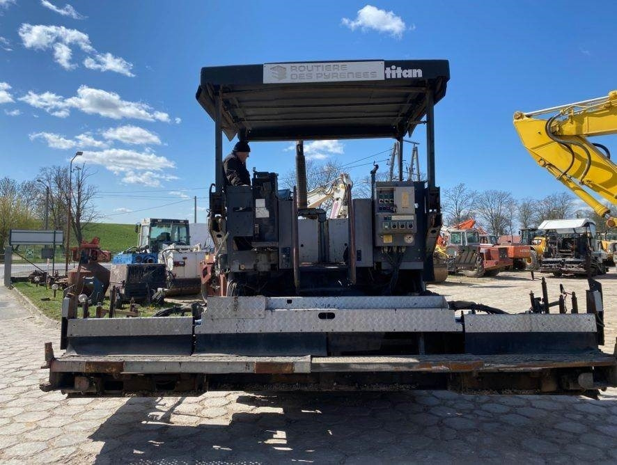 Asfalttilevittimet Volvo TITAN 6820: kuva Asfalttilevittimet Volvo TITAN 6820 Asfalttilevittimet Volvo TITAN 6820: kuva Asfalttilevittimet Volvo TITAN 6820