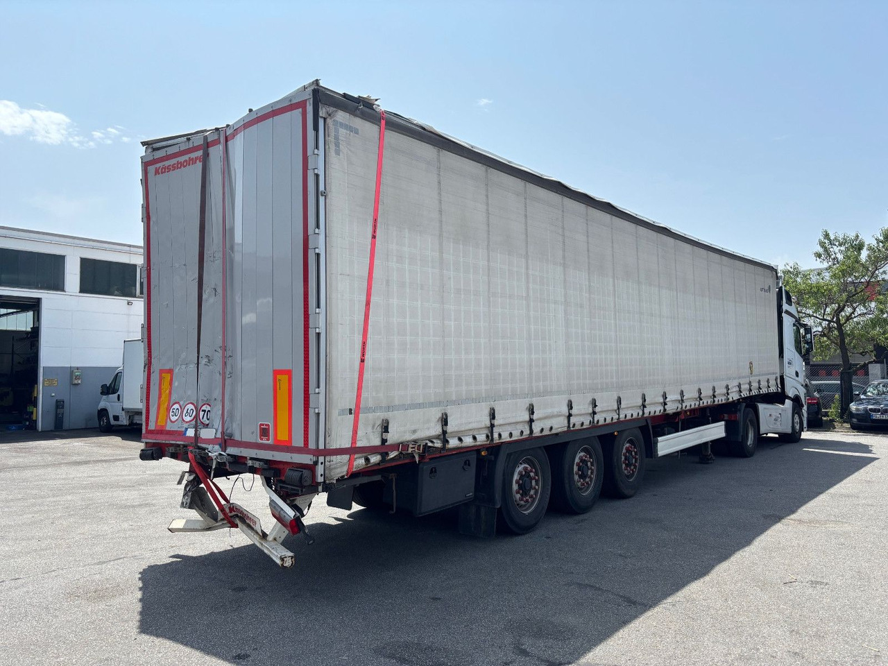 Kässbohrer Maxima XS Standard/Luft/Scheiben - Pressukapellipuoliperävaunu: kuva Kässbohrer Maxima XS Standard/Luft/Scheiben - Pressukapellipuoliperävaunu Kässbohrer Maxima XS Standard/Luft/Scheiben - Pressukapellipuoliperävaunu: kuva Kässbohrer Maxima XS Standard/Luft/Scheiben - Pressukapellipuoliperävaunu