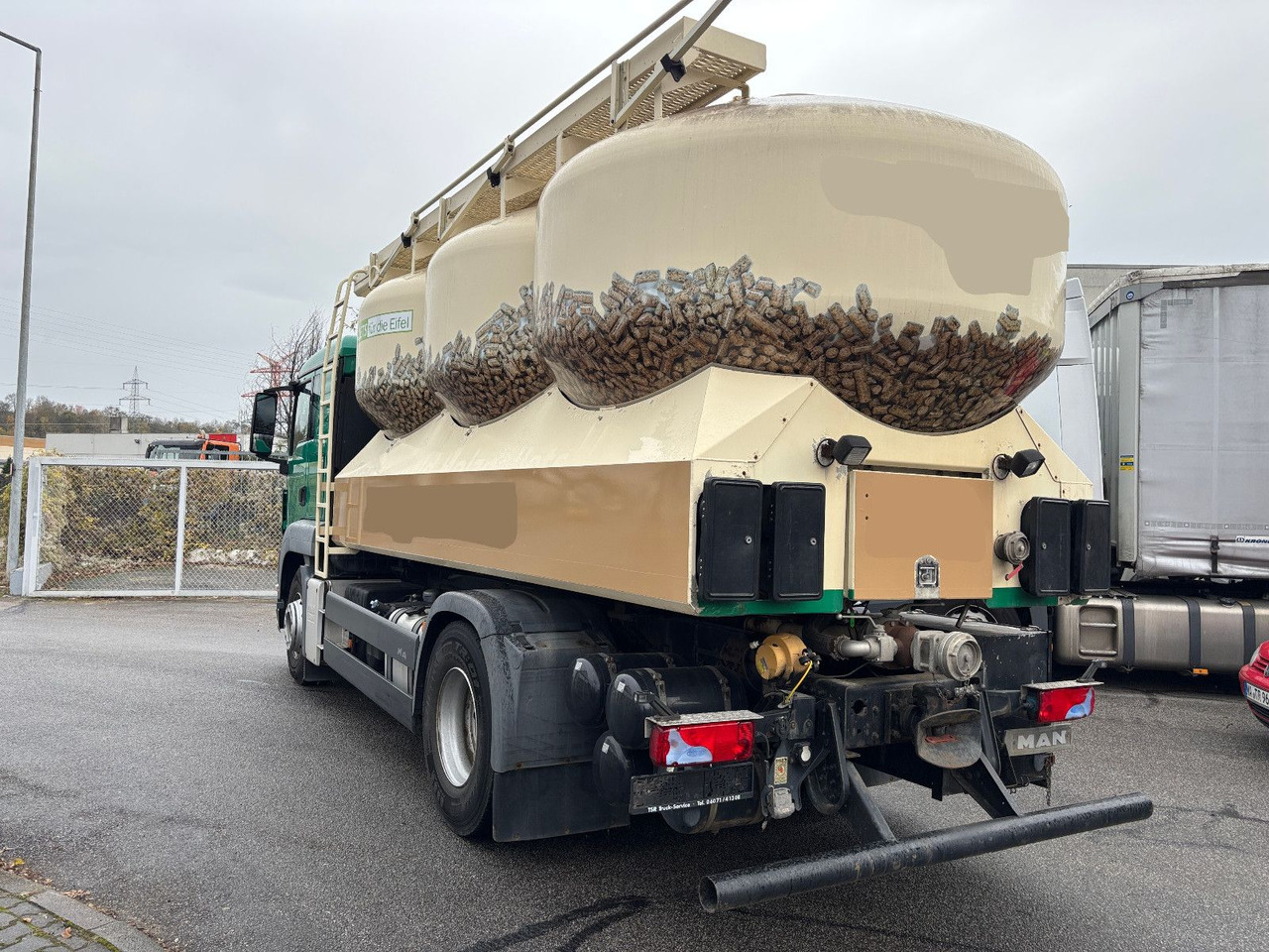 MAN TGS 18.440 Silo/Waage/Kompressor/40m Schlauch - Säiliöauto: kuva MAN TGS 18.440 Silo/Waage/Kompressor/40m Schlauch - Säiliöauto MAN TGS 18.440 Silo/Waage/Kompressor/40m Schlauch - Säiliöauto: kuva MAN TGS 18.440 Silo/Waage/Kompressor/40m Schlauch - Säiliöauto