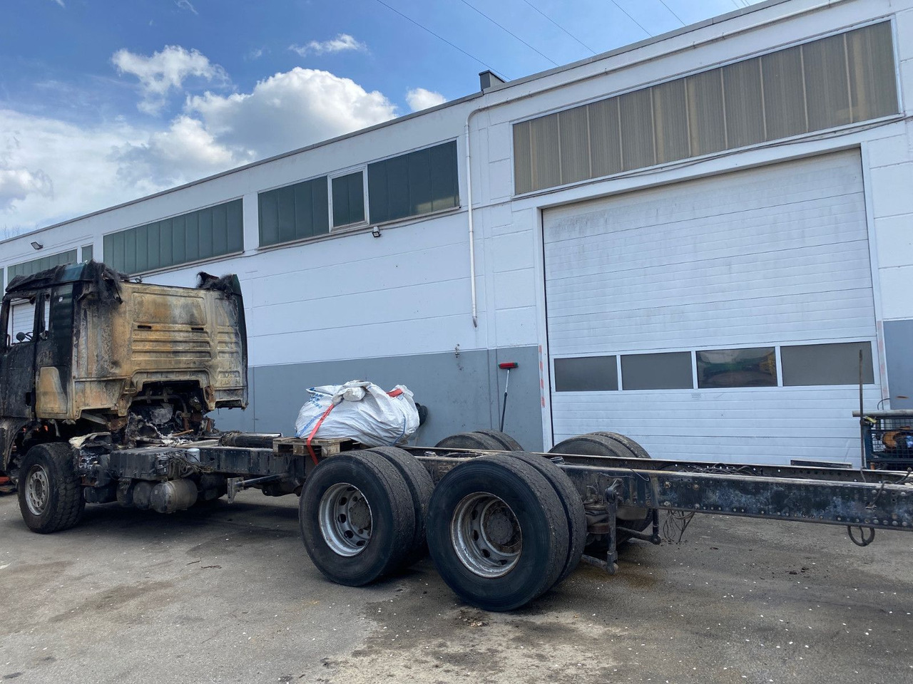 MAN TGX 26.580 Verbrannt 6x4 - Kuorma-auto alusta: kuva  MAN TGX 26.580 Verbrannt 6x4 - Kuorma-auto alusta MAN TGX 26.580 Verbrannt 6x4 - Kuorma-auto alusta: kuva  MAN TGX 26.580 Verbrannt 6x4 - Kuorma-auto alusta