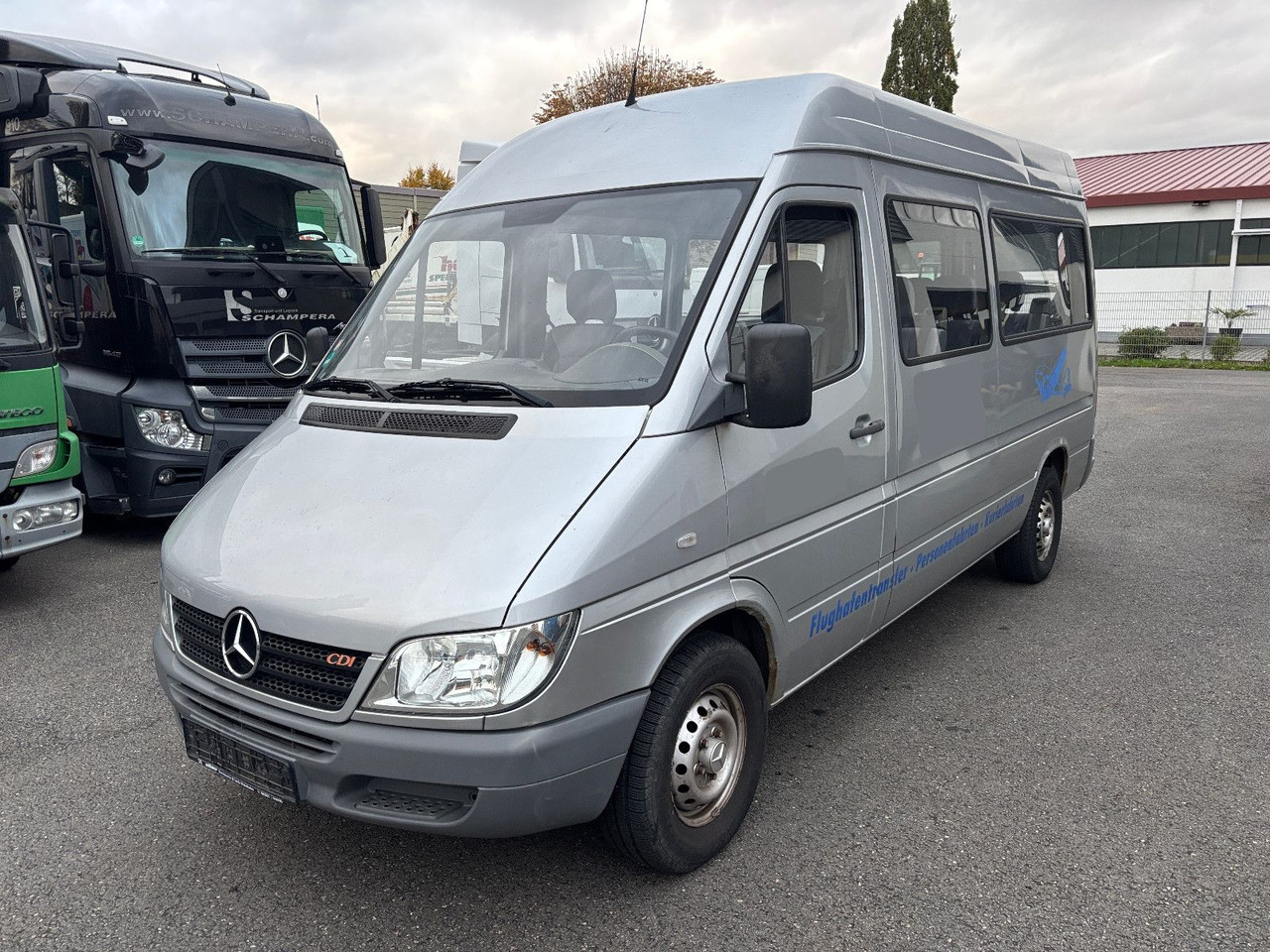 Mercedes-Benz 211 CDI 9 Sitze - Pikkubussi: kuva Mercedes-Benz 211 CDI 9 Sitze - Pikkubussi Mercedes-Benz 211 CDI 9 Sitze - Pikkubussi: kuva Mercedes-Benz 211 CDI 9 Sitze - Pikkubussi
